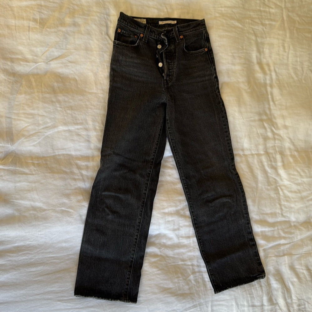 Levi’s Ribcage Straight in washer black, size 25